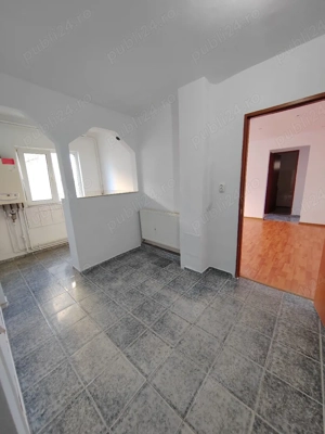 Vând apartament cu centrala  - imagine 6