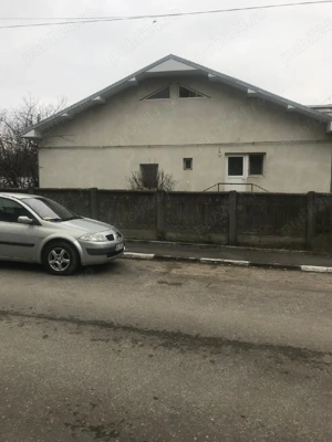vand casa cu teren central in dragasani