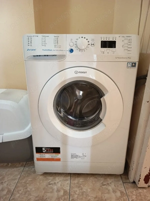 Vând mașină de spălat Indesit 
