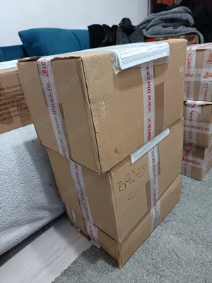 Se lichideaza Biblioteca Proprie cu 7 cutii pline de carti + 1 gratuita