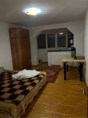 inchriez apartament 3 camere decomandat,zona centrala - imagine 3