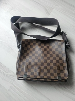 vand borseta umar barbat L.V.