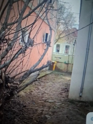 vanzare teren cu casa nelocuibila - imagine 2