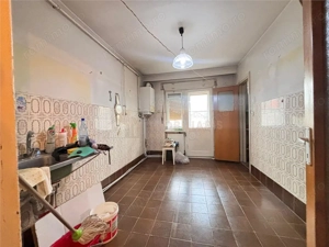 Apartament 3 camere  zona Casa de Cultura