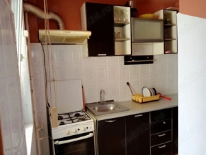 Inchiriez apartament cu 3 camere