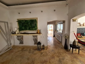 Vila cu piscina - teren generos și potențial multifuncțional  - imagine 14