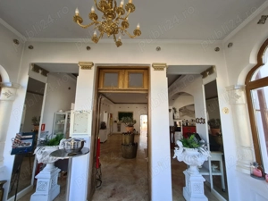 Vila cu piscina - teren generos și potențial multifuncțional  - imagine 4