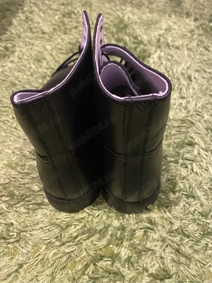 Vand ghete noi din piele,marimea 42