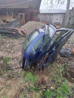 vand usile si haionul megane scenic an 2000 - imagine 2