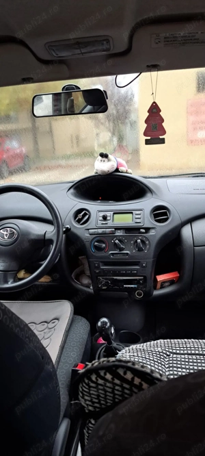 Vand Toyota Yaris 1,3 Benzina - imagine 2