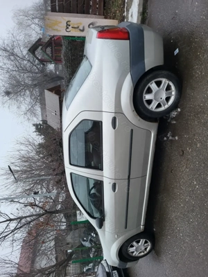 Vand Dacia Logan din 2004