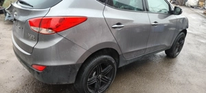 Dezmembrez / dezmembrari piese auto Hyundai ix35 2.0CRDI 4x2 FWD manual 6+1trepte an 2011 155.000 km - imagine 5