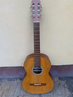 chitara clasica Amada Luby Cremona model 5452 