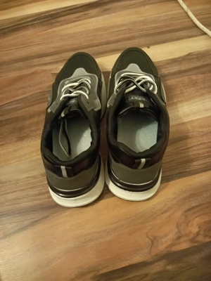 vând adidași este noi mărimea 42