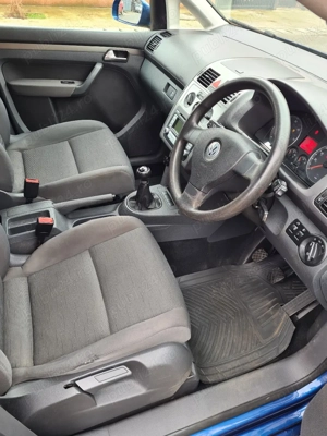 VW Touran  - imagine 7