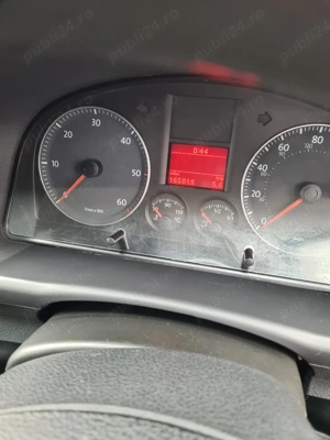 VW Touran  - imagine 8