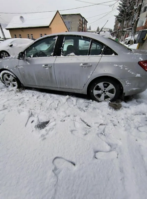 Chevrolet Cruze LS 2010 - imagine 2