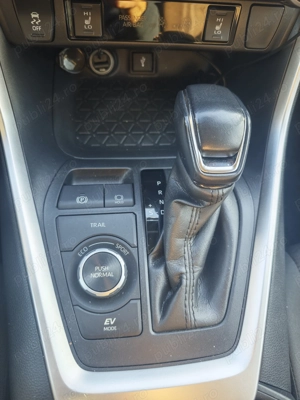 Toyota RAV4 hybrid AWD - imagine 7