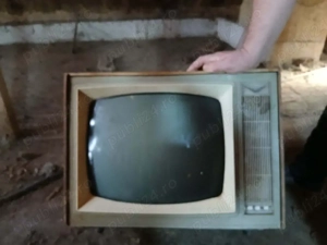 vind un televizor vechi TEMN marcă germană 
