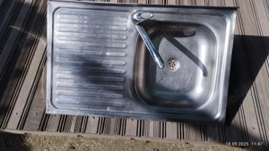 Chiuveta de bucătărie și chiuveta de baie 75 lei bucata