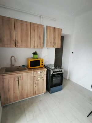 Vand apartament 2 camere,decomandat,renovat