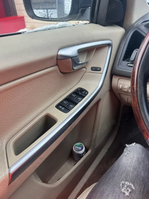 Volvo xc60 2010 unic proprietar masina cumparata de noua - imagine 2