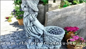 Statuetă fata cu coș, gri antichizat, model S3. - imagine 4