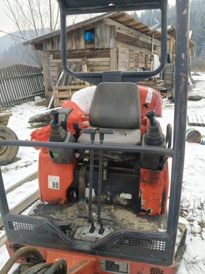 Vând miniesxcavator 