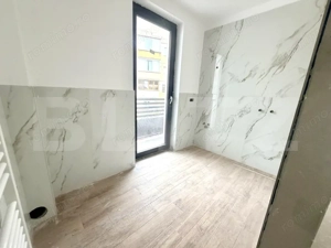 Apartament 3 camere , 101 mp , Scara interioară si Terasa , Zona - Cetate  - imagine 3