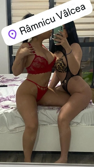 Doua porniste, show Lesby, deplasari, Cupluri, Party, all you can fuck