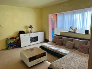 Proprietar vand apartament cu 3 camere cu centrala+ baxa, in zona Girocului langa Spitalul Judetean - imagine 2