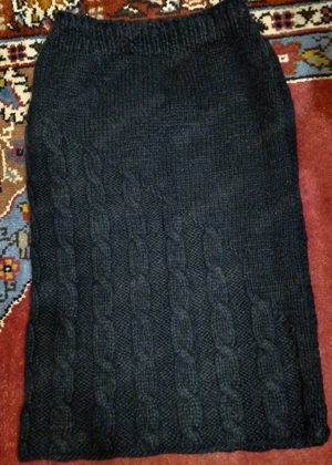 Fusta impletita din lina netoarsa