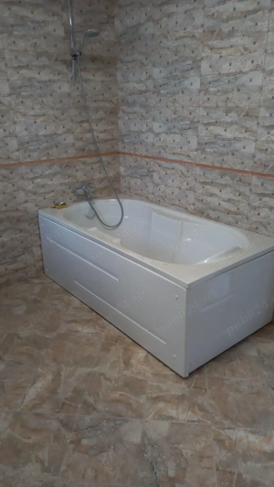 Vand casa cu etaj, 5 camere  , 4 dormitoare plus living spatios - imagine 4