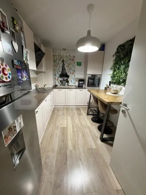 Apartament 3 camere, parcare, 76 mp, lift, boxa, zona Tractorul  - imagine 2