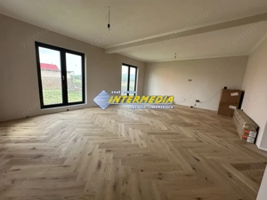 Casa Noua P+1 550 mp teren 3 bai 4 dormitoare Garaj Finisata intern mobila buc  - imagine 2