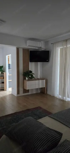 Garsoniera decomandata, 38 mp utili, balcon 7 mp, zona Calea Bucuresti - imagine 2