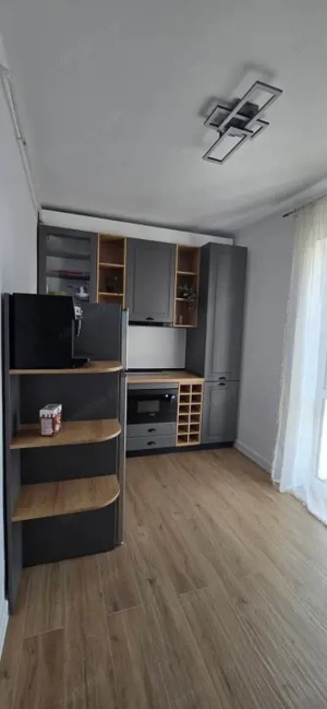 Garsoniera decomandata, 38 mp utili, balcon 7 mp, zona Calea Bucuresti - imagine 3