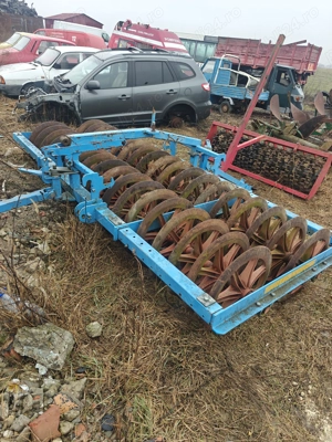 Utilaje agricole plug remorca .. - imagine 2