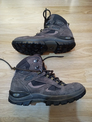 nr 42 Lowa Duro bocanci de munte 