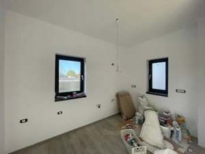 Duplex 3 camere separat prin baie Mosnita Noua - imagine 5