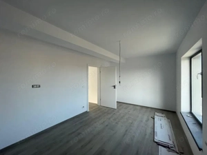 Duplex 3 camere separat prin baie Mosnita Noua - imagine 9