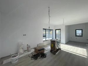 Duplex 3 camere separat prin baie Mosnita Noua - imagine 3