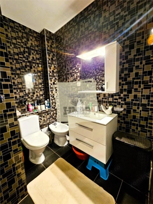 Apartament la Vila 3 camere 67 mpu si curte individuala - imagine 9