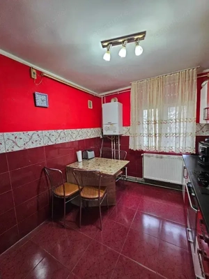 Vand ap.3 camere in Zona Girocului, et.2, suprafata utila de 64 mp.