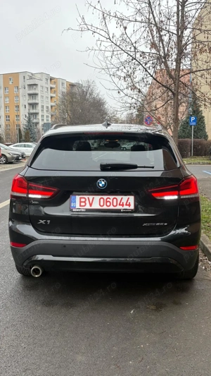 BMW X1 xDrive25e 2022 - imagine 3