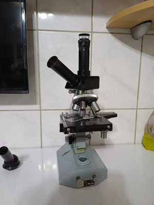 vând microscop profesional