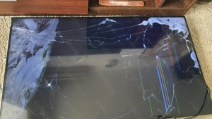 Televizor SAMSUNG LED 43CU7172, 108 cm, 2023, Smart Tv, 4K Ultra HD, ecran-display fisurat,pt. piese