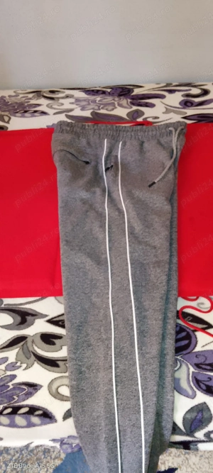  Pantaloni trening pull   bear marime  M