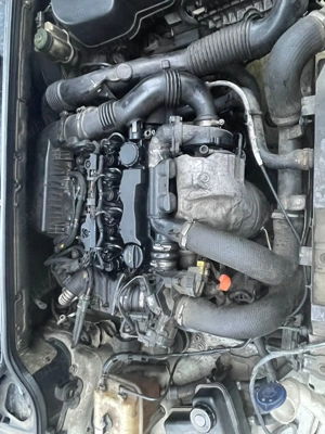 Dezmembrez Peugeot 407 - imagine 2