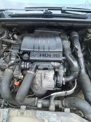 Dezmembrez Peugeot 407 - imagine 4